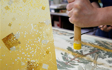 伝統工芸の技法「金銀砂子」